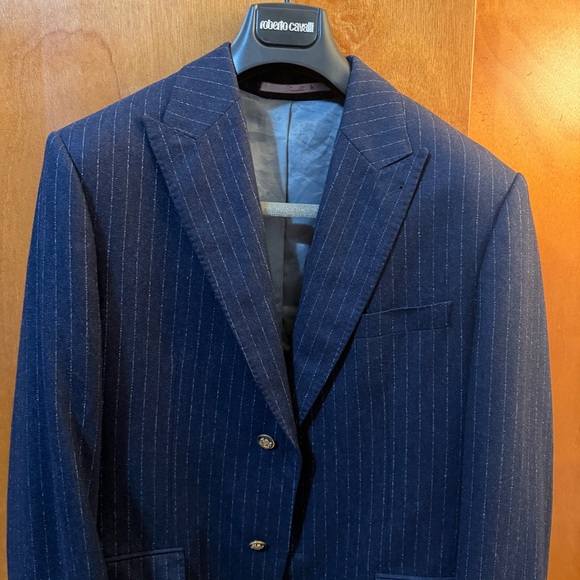 100% Italian Wool Navy Pinstripe Blazer